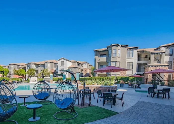 Apartment Steps To Stadium With Pool Gym Balcony Parking Wd
