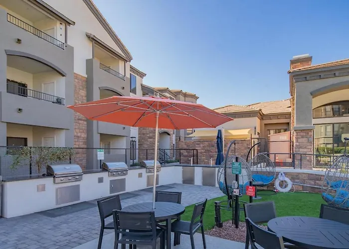 Apartment Steps To Stadium With Pool Gym Balcony Parking Wd